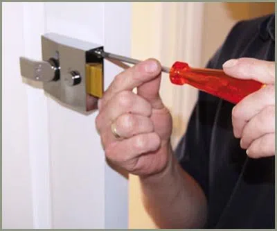 Locksmith Solution Services Boston, MA 617-466-3730 - 68-44-11