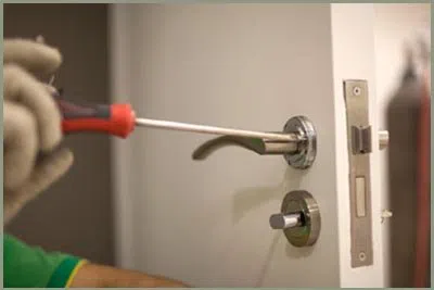 Locksmith Solution Services Boston, MA 617-466-3730 - 68-44-8